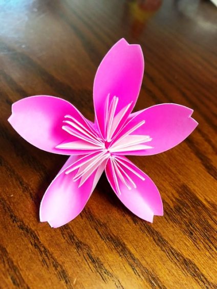 卒業の折り紙 桜の折り方図解 花束 式の飾り付けやプレゼントに