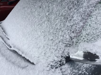 車の雪下ろしにはお湯は最適 自動車整備工場の人に聞きました 暮らしの情報局