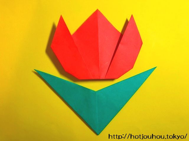 チューリップの折り紙 平面で一番簡単な折り方 葉っぱの折り方も 暮らしの情報局