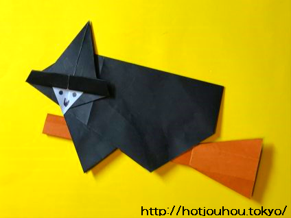 折り紙の魔女の簡単な折り方 ハロウィンに ほうき に乗った魔女 暮らしの情報局