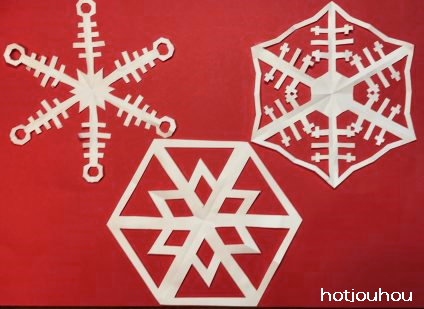 折り紙で雪の結晶の切り絵の作り方 世界に２つと無い模様との出会い 暮らしの情報局