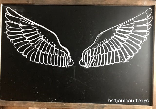 黒板アートで羽の簡単な書き方を紹介します 文化祭や卒業式に 暮らしの情報局