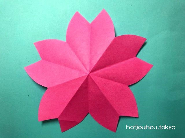 桜の花の折り紙